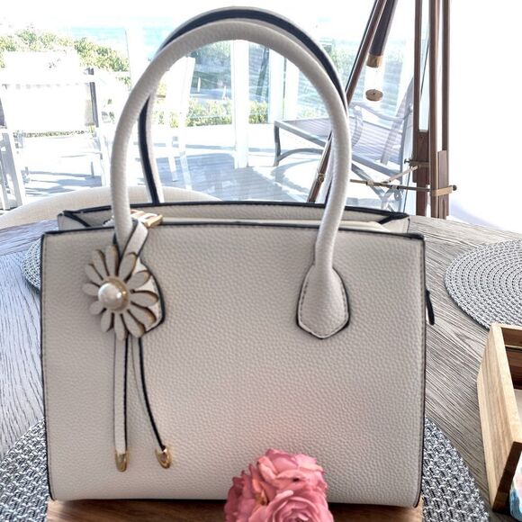👜DIOPHY WHITE HANDBAG/PURSE w/white and pearl flower charm.  Adjustable strap. - Picture 1 of 11